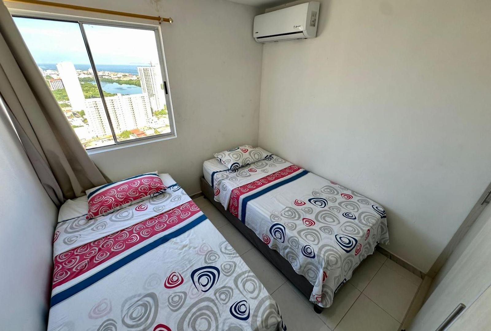 Hermosa Vista Desde El Piso 31 Cerca A Marbella Cartagena