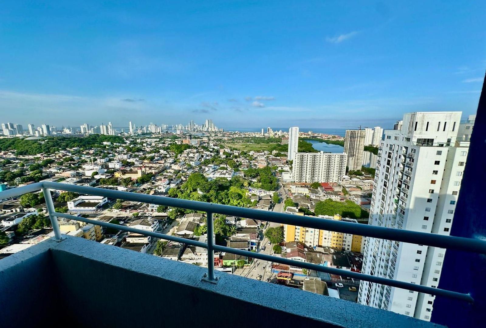 Hermosa Vista Desde El Piso 31 Cerca A Marbella Apartamento Cartagena