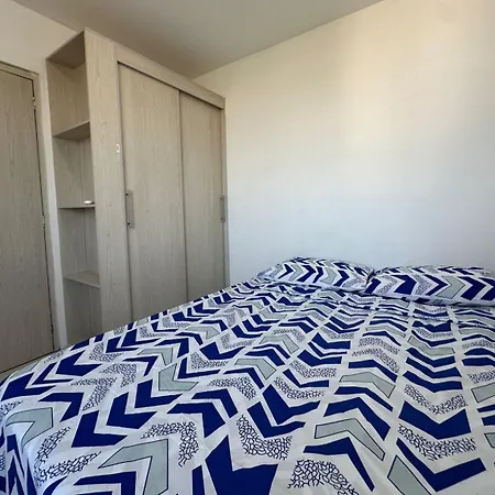 Hermosa Vista Desde El Piso 31 Cerca A Marbella Apartamento