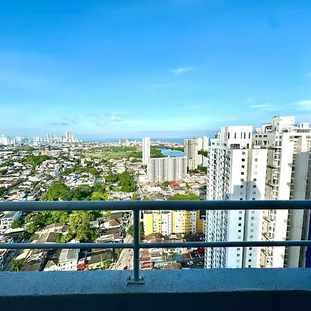 Hermosa Vista Desde El Piso 31 Cerca A Marbella *